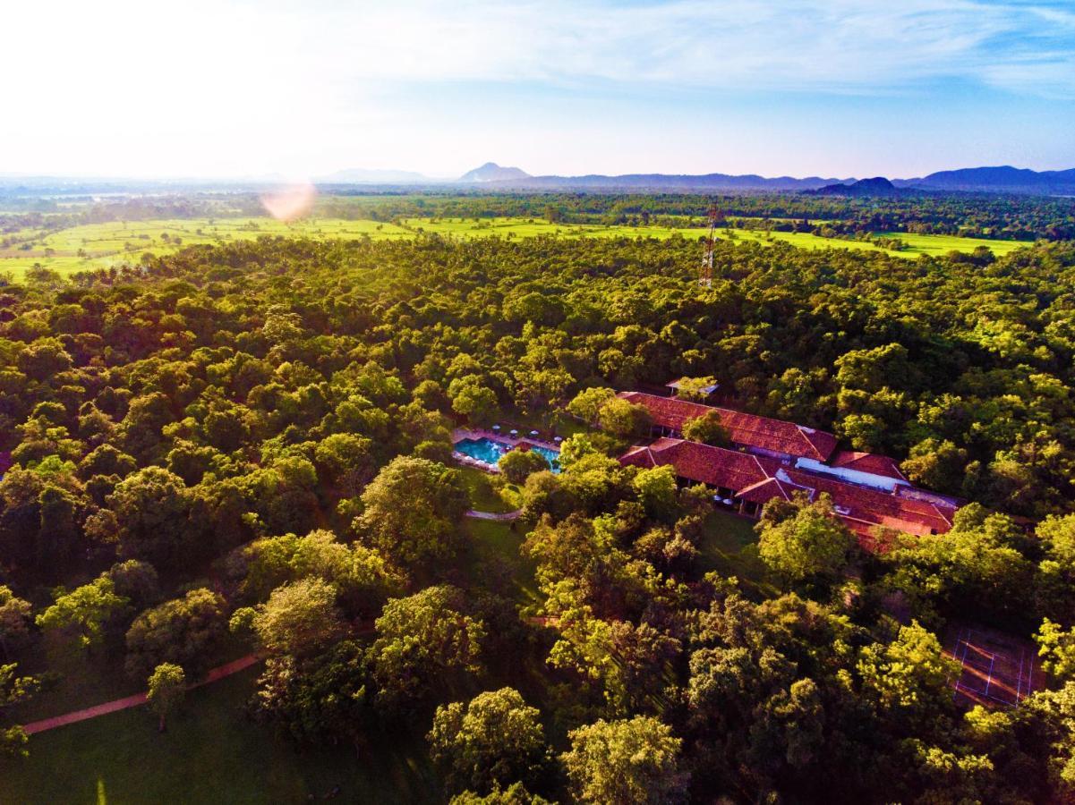 Amaya Lake Dambulla Sigiriya Exterior photo